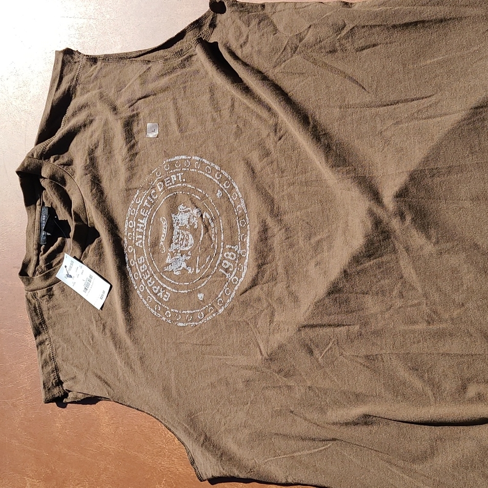 Express sleeveless tshirt